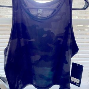 Vintage camo black workout crop top size Large
